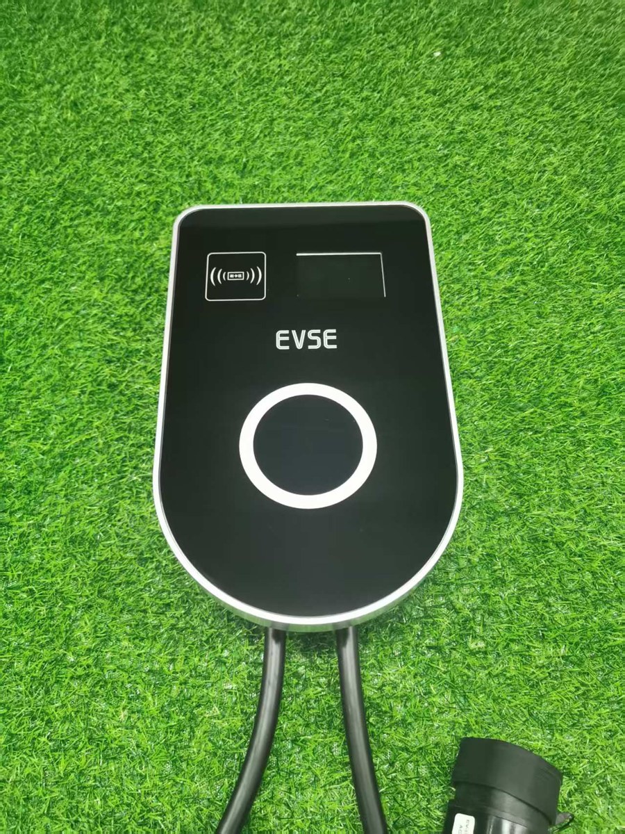 11 kW smart EV charger with EU Type 2 connector